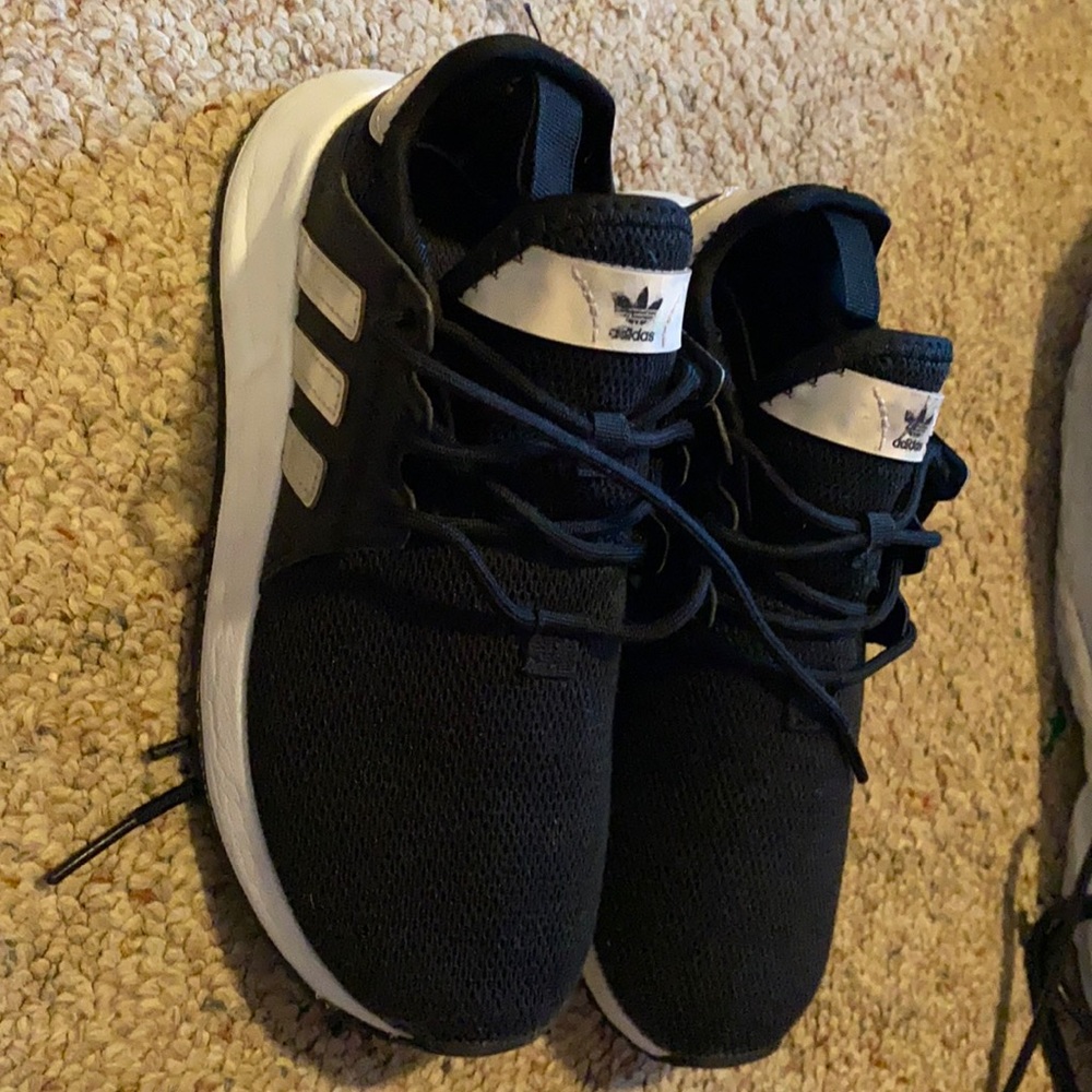 Worn a few times! Out grew quick!
